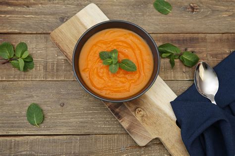 Sopas Frias E Leves Para Os Dias De Calor Jovem Pan