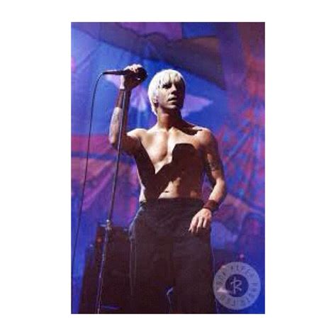 Pin By Hedy Kolozsvary On Red Hot Chili Peppers Red Hot Chili Peppers Anthony Kiedis Hot Chili