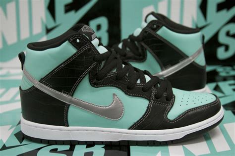 Diamond x Nike SB Dunk Hi Tiffany 实物图赏 球鞋资讯 FLIGHTCLUB中文站 SNEAKER球鞋资讯第一站