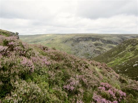 Dovestone Reservoir and Saddleworth Moor: Hiking in the North Peak ...