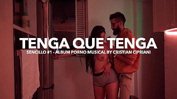 Chicas sexys bailando al ritmo del disco de música porno de Cipriani XVIDEOS