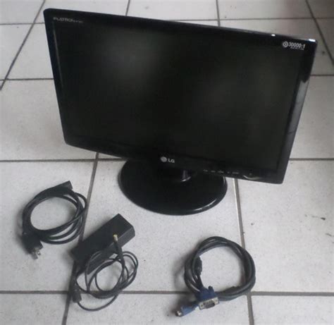 Monitor Lcd Lg Flatron W C Pf Funcionando Cabos Mercadolivre