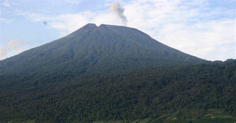 10 Gunung Tertinggi Di Pulau Jawa Dengan View Terbaik