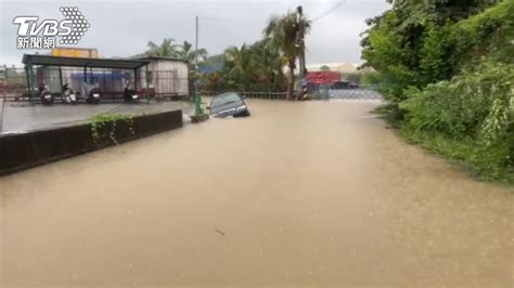 雨炸南台灣！高雄雷擊電桿爆炸 台南駕訓班水淹半輪高