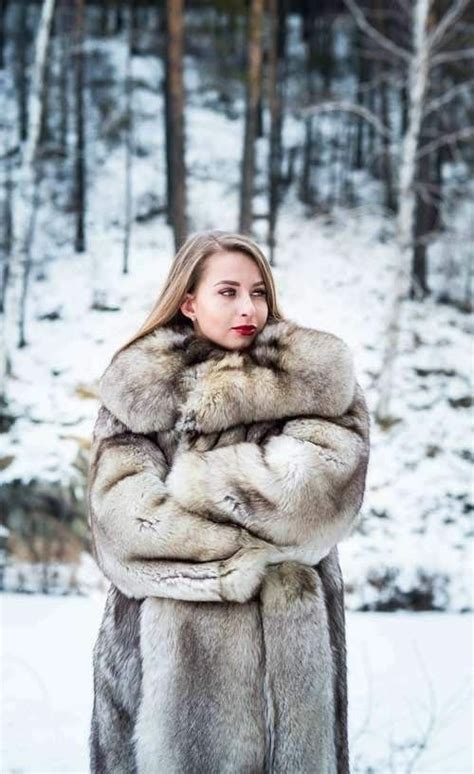 Pin By Doraphilia Friends On Fox Furs Fur Coat Fashion Fur Coats