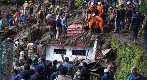 VIDEO Imagini dramatice surprinse în India Alunecările de teren fără