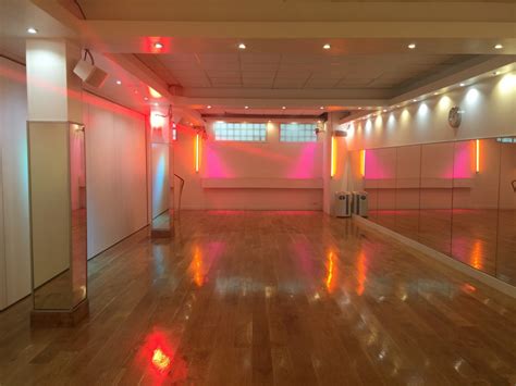 Studio Gambetta M Ecolededansekimkan