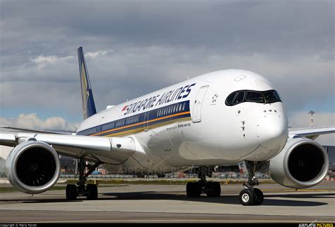 V Smo Singapore Airlines Airbus A At Milan Malpensa Photo