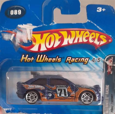 Embalagem Danificada Hot Wheels Racing Ford Escort Universo Hot Wheels