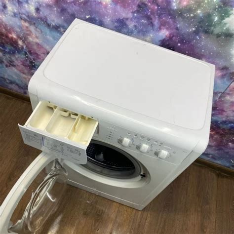 INDESIT WISL 86 (CSI) - Узкие стиральные машины