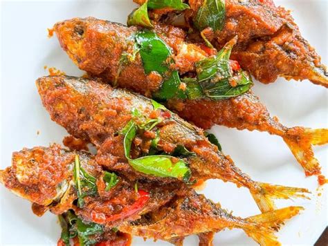 ikan goreng selar