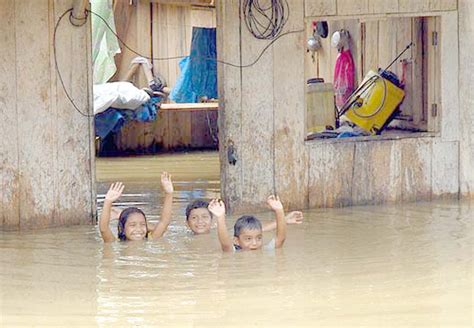 Diario La Verdad Familias Afectadas En Esmeraldas Por Las Lluvias