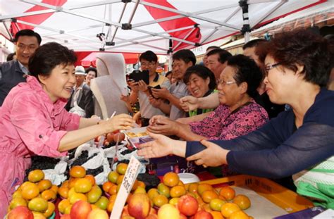 朴槿惠拘留所迎中秋：无家人探视 青瓦台不送礼物凤凰资讯