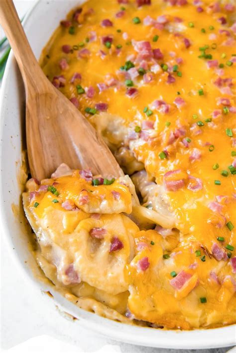 Slow Cooker Cheesy Scalloped Potatoes And Ham