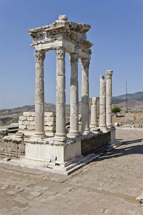 Library Pergamum Stock Photos - Free & Royalty-Free Stock Photos from Dreamstime