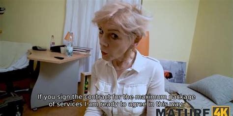 MATURE4K Sweet Mature Woman With Dyed Hair Has Nothing Against Quick Sex Tnaflix