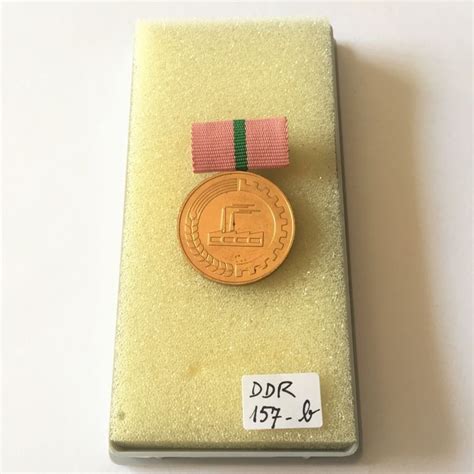 DDR MEDAILLE LEICHT LEBENSMITTEL NAHRUNGSGÜTER INDUSTRIE BRONZE DDR