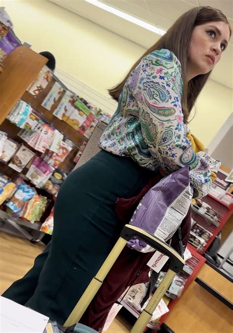 First Post MILF In Tight Pants OC Spandex Leggings Yoga Pants Forum