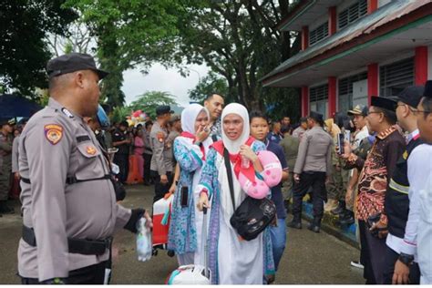 Pemkab Kolaka Utara Lepas 121 Jamaah Haji Menuju Makassar ANTARA News