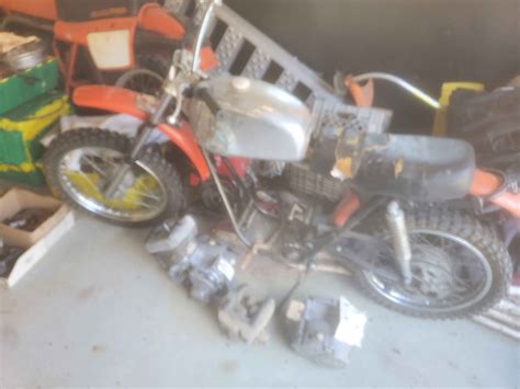 Vintage Dirt Bikes For Sale Group | 1975 Hodaka Dirt Squirt Driven 526