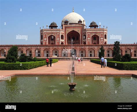 Humayuns Tomb Hi Res Stock Photography And Images Alamy