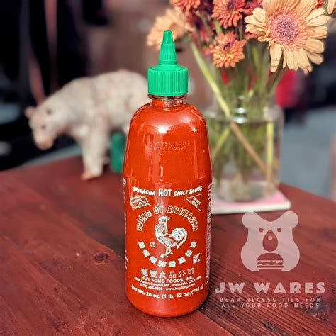 Huy Fong Sriracha Hot Chili Sauce 28 Or 17 Oz Asian Sauce Asian Snack