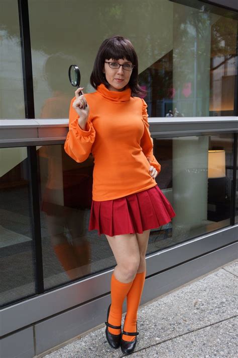 Stunning Velma Cosplay From Scooby Doo