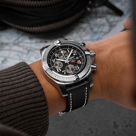 Avenger Chronograph Gmt Edelstahl Schwarz A B X Breitling De