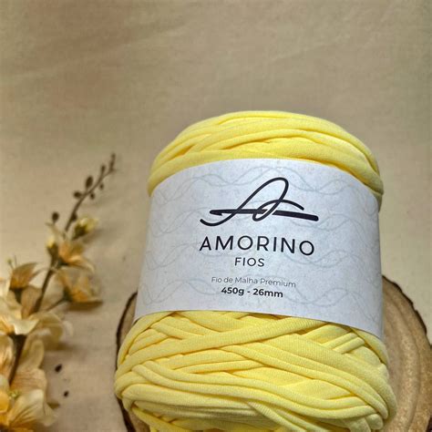 Malha Premium Amorino 450gr Amarelo Claro 26mm Déa Fios de Crochê