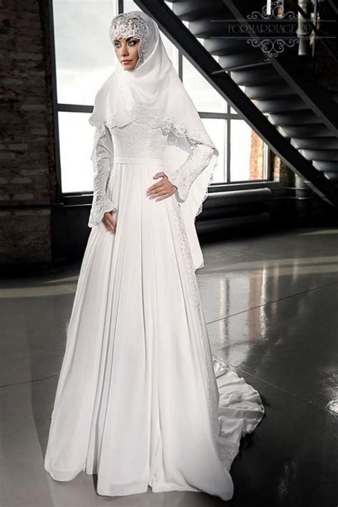 Exquisite High Neck 2016 Muslim Wedding Dresses With Long Sleeve Satin