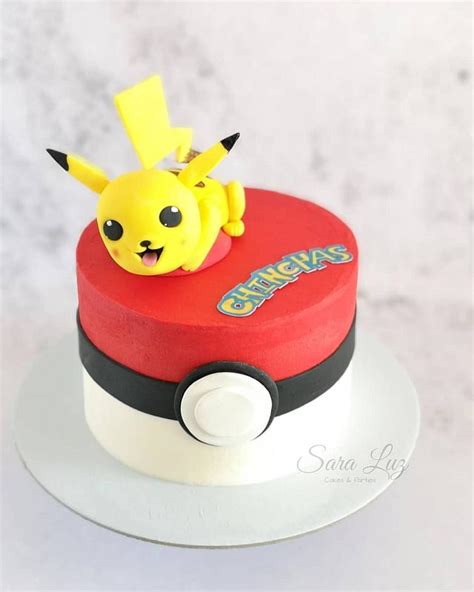 Pokémon Ball Cake - Decorated Cake by Sara Luz - CakesDecor