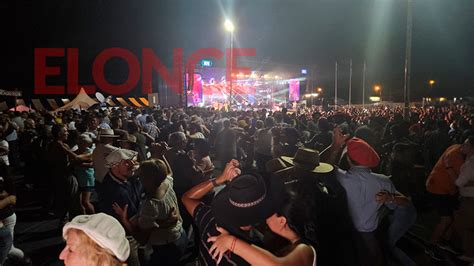 Baile alegría y música la esencia del Festival del Chamamé de Federal