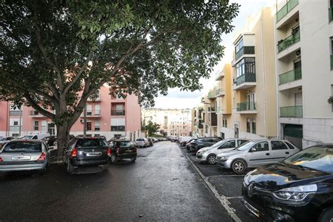 Apartamento T Venda Na Rua Pero Vaz Caminha Pontinha E Fam Es