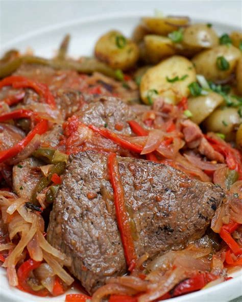 BIFES A LA CRIOLLA Cocineros Argentinos