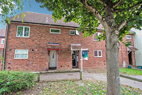 Erle Havard Road West Bergholt Co6 3lh 3 Bed Terraced House £260 000