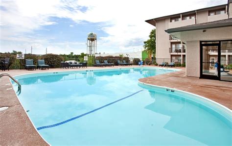 Holiday Inn Express & Suites (Branson, MO) - 1 (800) 504-0115 - The ...