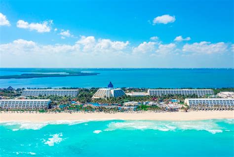 Vive la experiencia Grand Oasis en Cancún frente al mar todo incluido