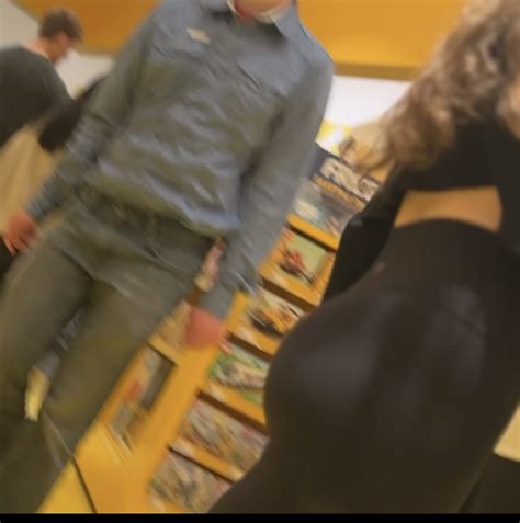 Oc Beautiful Slim Thick Brunette Spandex Leggings Yoga Pants Forum