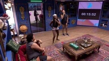 Assistir Big Brother Brasil De lenço na cabeça Leidy Elin reproduz