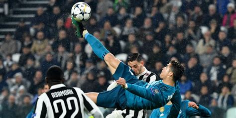 Futbol Tarihinin En Iyilerinden Cristiano Ronaldo Ya Nda