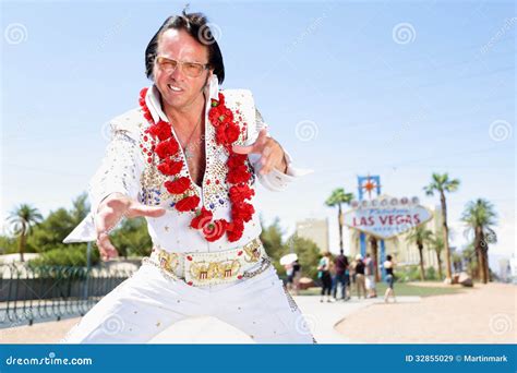 Elvis Impersonator Dancing By Las Vegas Sign Stock Image Image Of