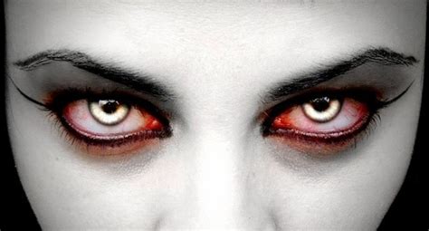 Cute Or Spooky Halloween Contact Lenses And Make Up Ideas