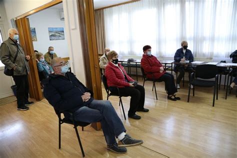 Buz Kandidati Platforme Umirovljenici Zajedno U Obilasku Gradske