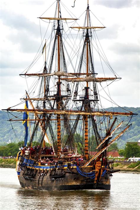 Barco De La Nave En La Exposici N Del Desfile De La Armada Del Sena Del