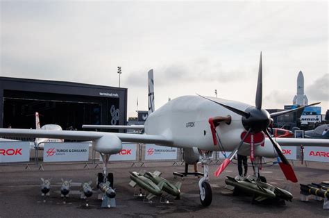 Jean Louis Thiériot on Twitter Au salon du Bourget ravi d