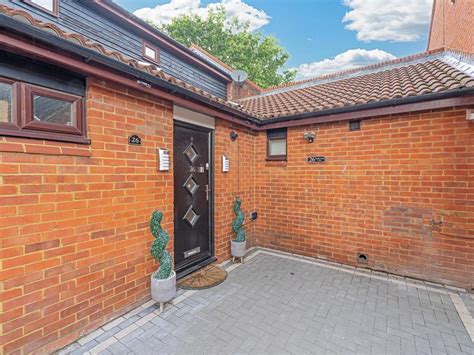 3 Bed Terraced House For Sale In Stanborough Close Hampton Tw12 £