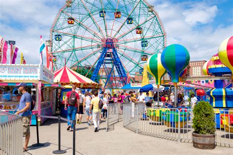 Luna Park New York The Luna Park Amusement Park At Coney Island In