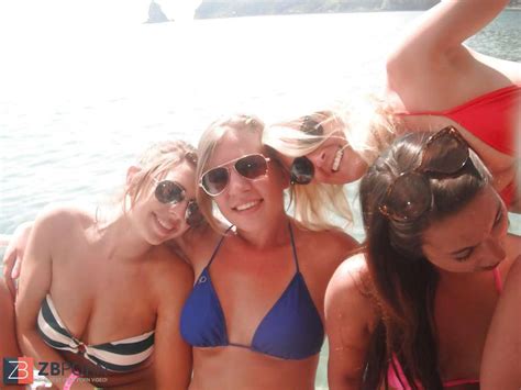 More Facebook Tarts Comment And Rate ZB Porn