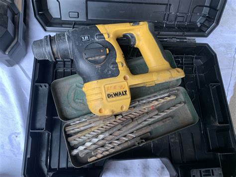Набір інструментів Dewalt (без акумуляторів): 1 000 грн. - Авто ...