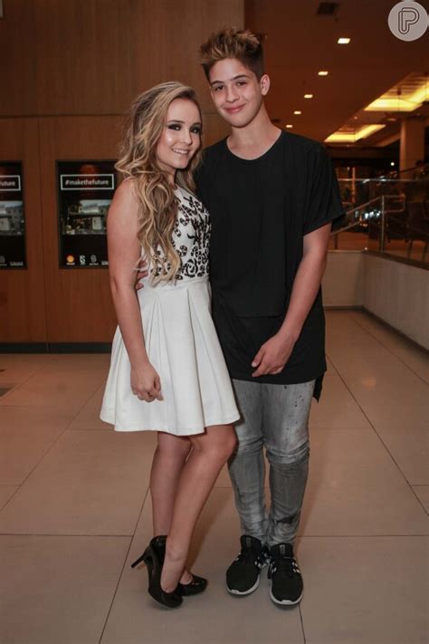 Foto Larissa Manoela e o namorado João Guilherme prestigiaram Luan